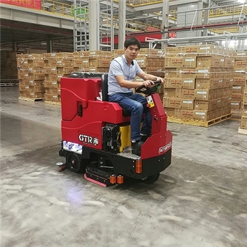 物流仓库驾驶式洗地机案例